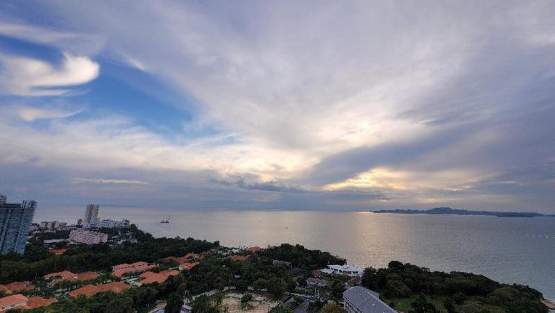 Andromeda Condo By Feng Pattaya Exterior foto